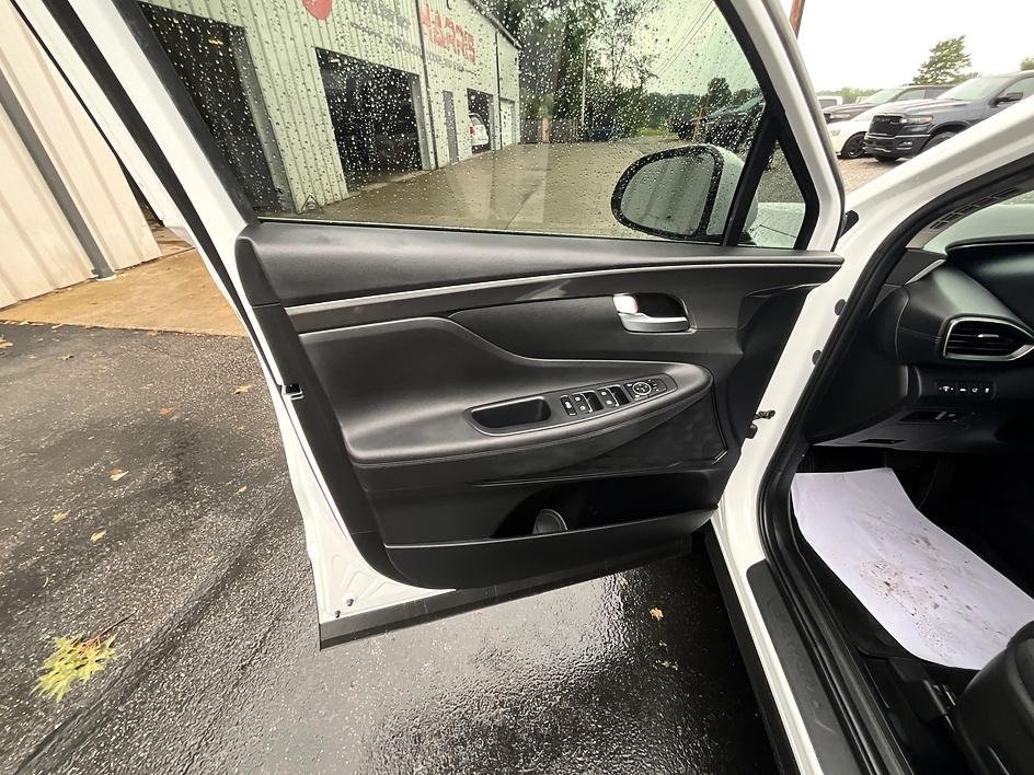 Used 2023 White Hyundai SEL image 12
