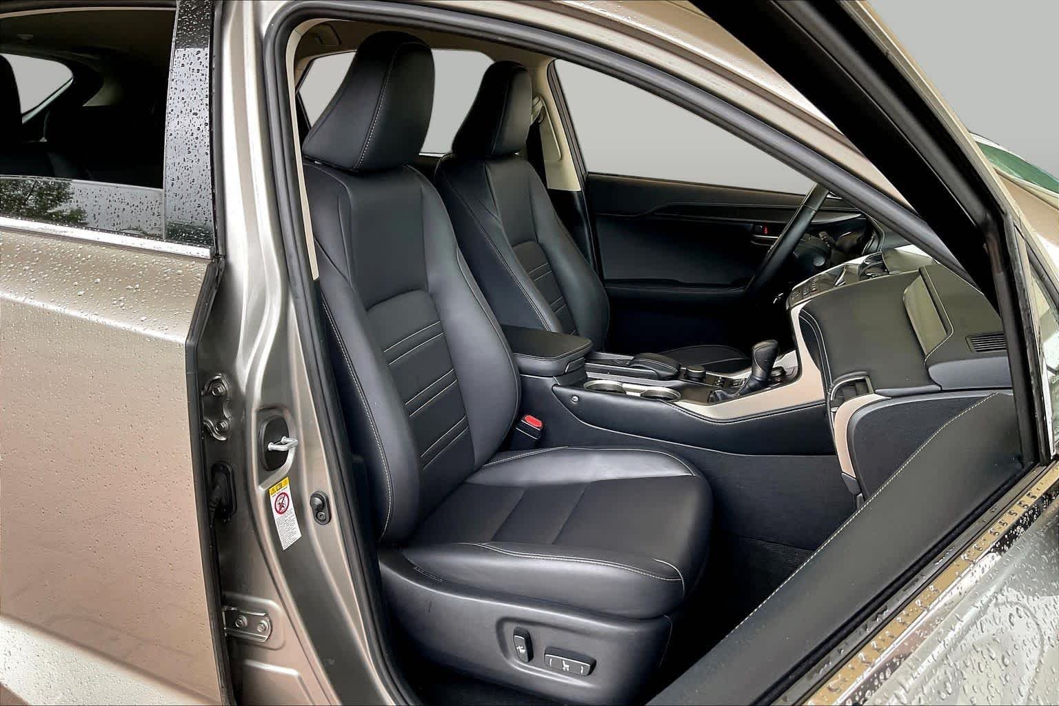 Used 2017 Atomic Silver Lexus  image 8