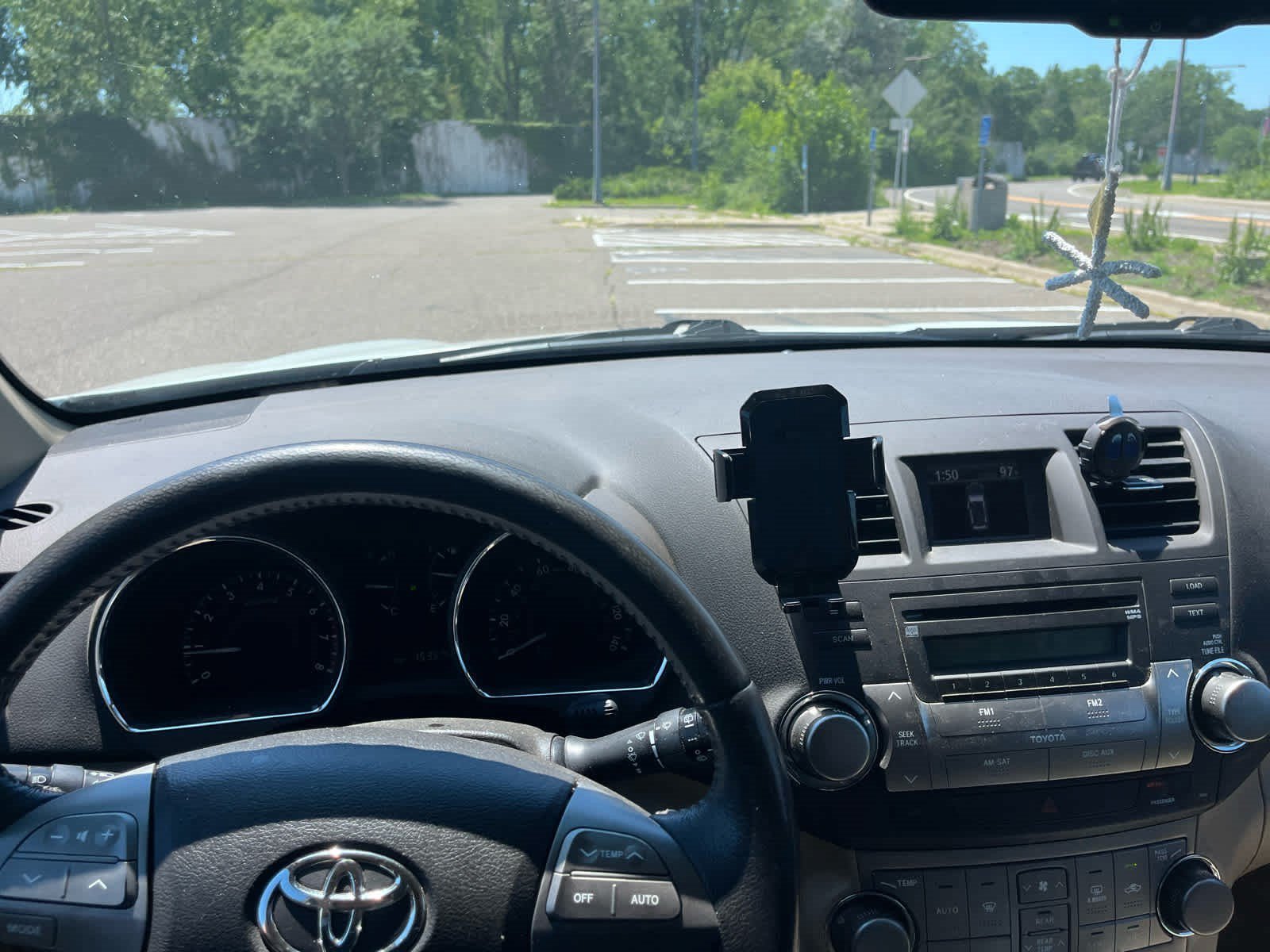 Used 2010 Blizzard Pearl Toyota SE image 10