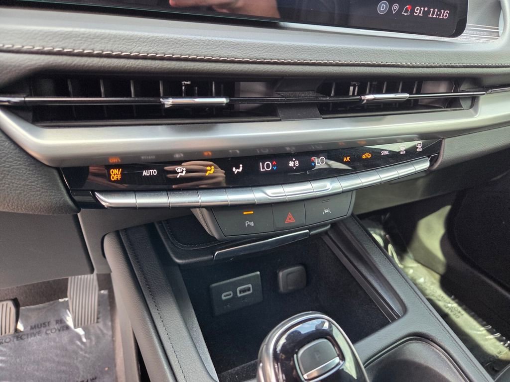 2025 Cadillac XT4 Premium Luxury - Photo 26
