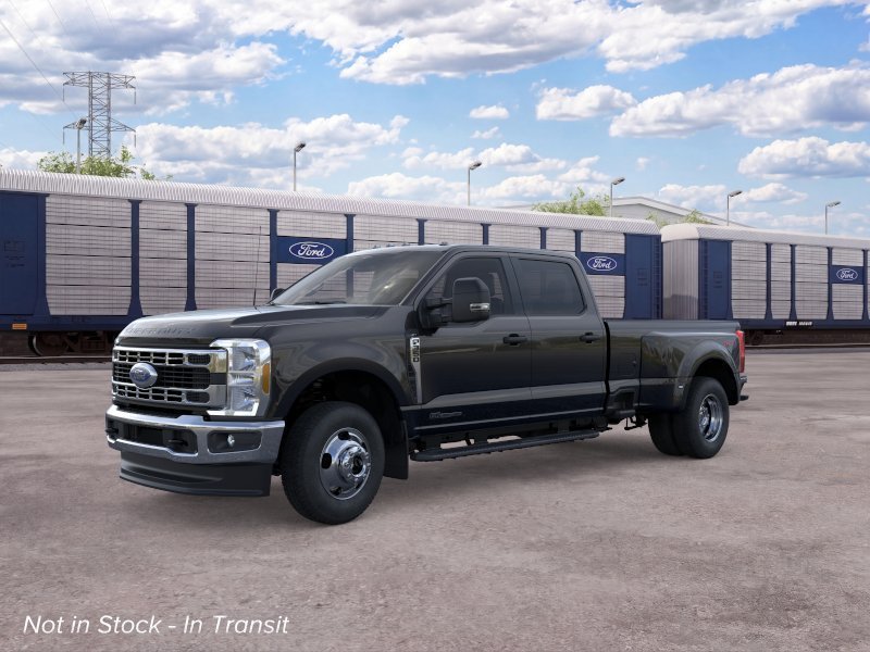 New 2026 Agate Black Metallic Ford XLT image 2
