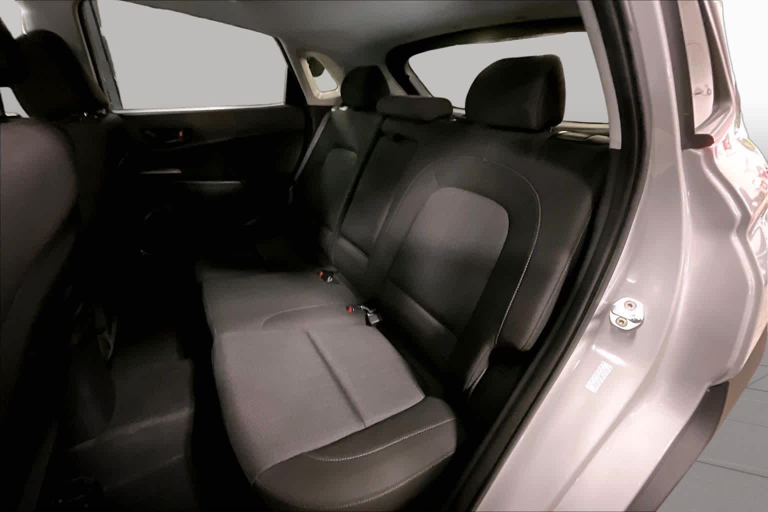 Used 2022 Cyber Silver w/Black Roof Hyundai SEL image 19