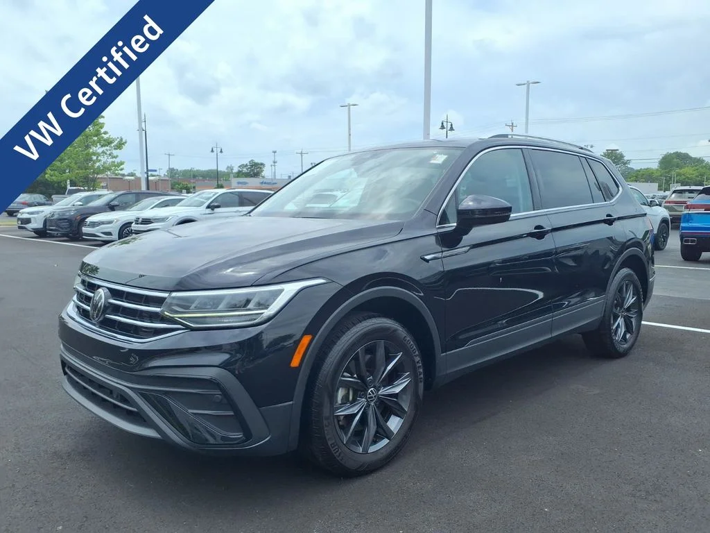 Certified Used 2023 Deep Black Volkswagen 2.0T SE 4-Motion image 5