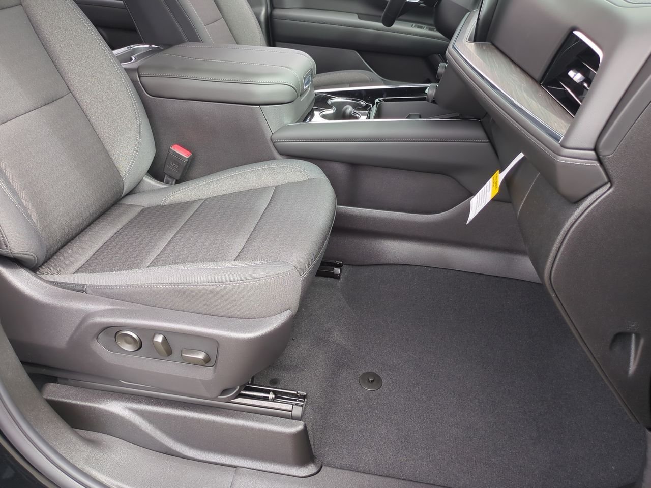 2026 Chevrolet Suburban LS - Photo 27