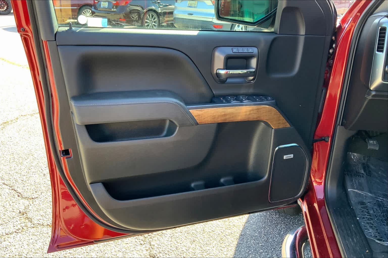 Used 2018 Cajun Red Tintcoat Chevrolet LTZ image 21