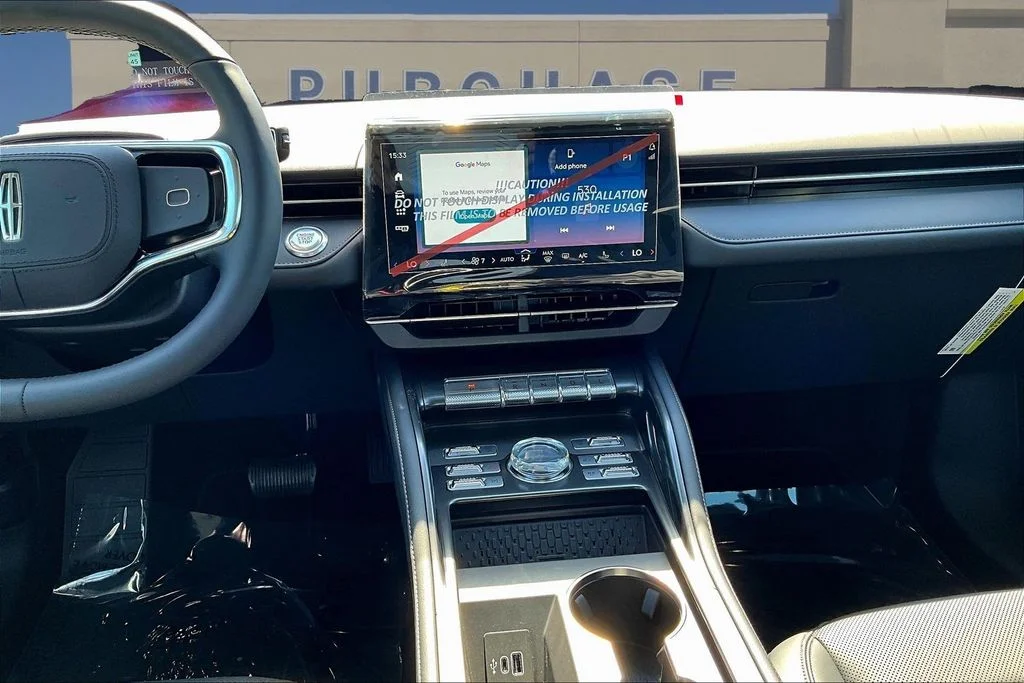 New 2026 Silver Radiance Metallic Clearcoat Lincoln Premiere image 6