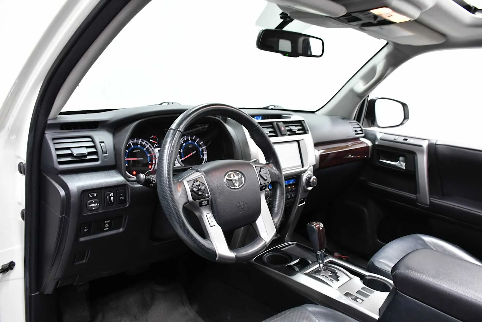 Used 2016 Blizzard Pearl Toyota Limited image 16