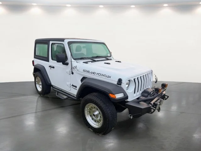 Used 2021 White Jeep Sport image 9