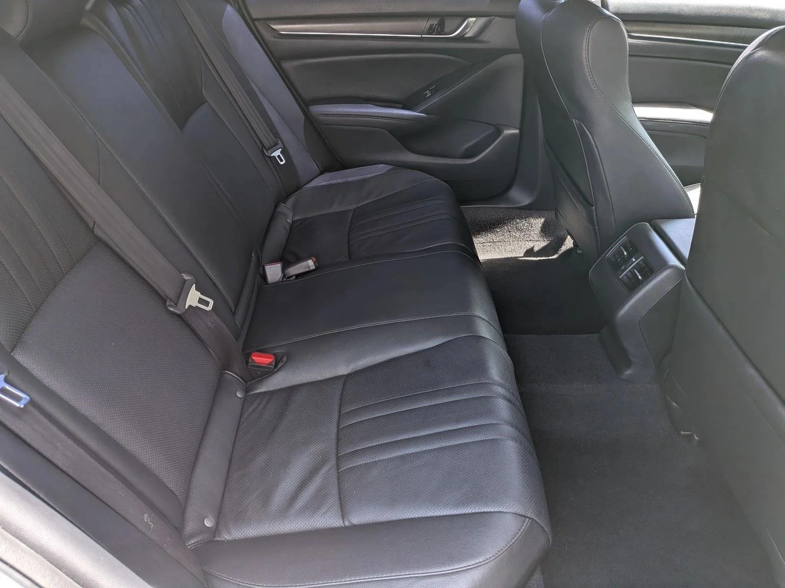Used 2020 Platinum White Pea Honda EX-L image 17