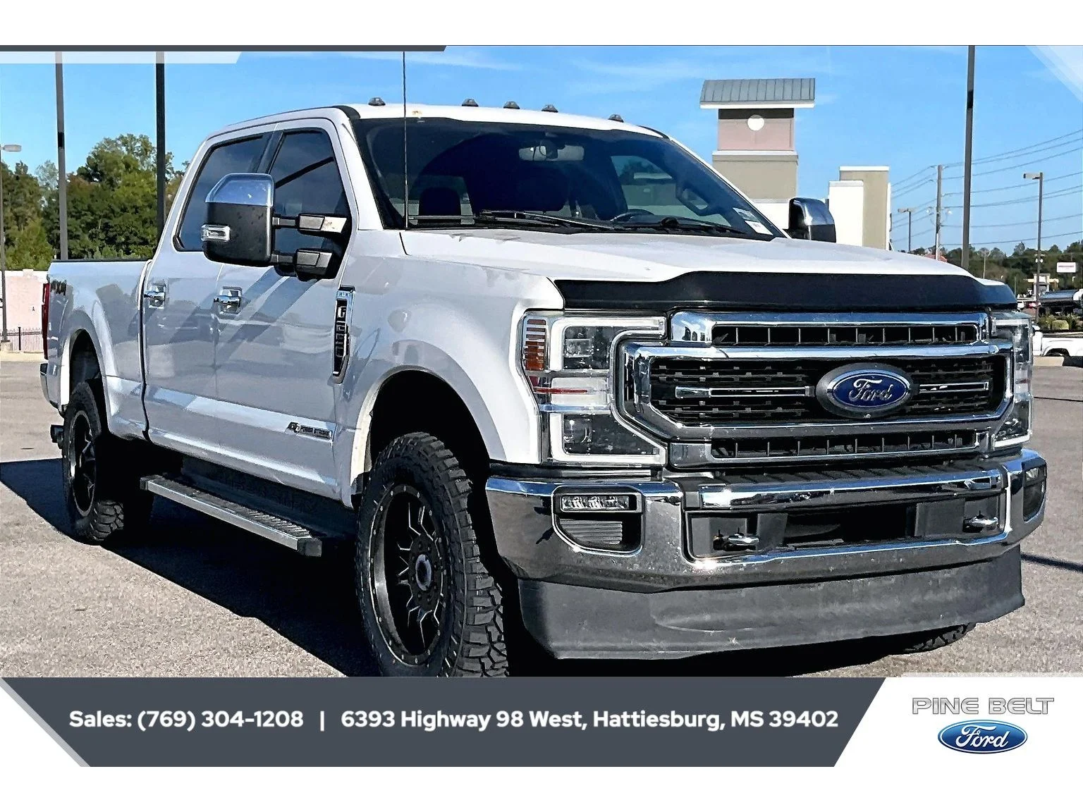 Used 2022 Star White Metallic Tri-Coat Ford LARIAT image 2