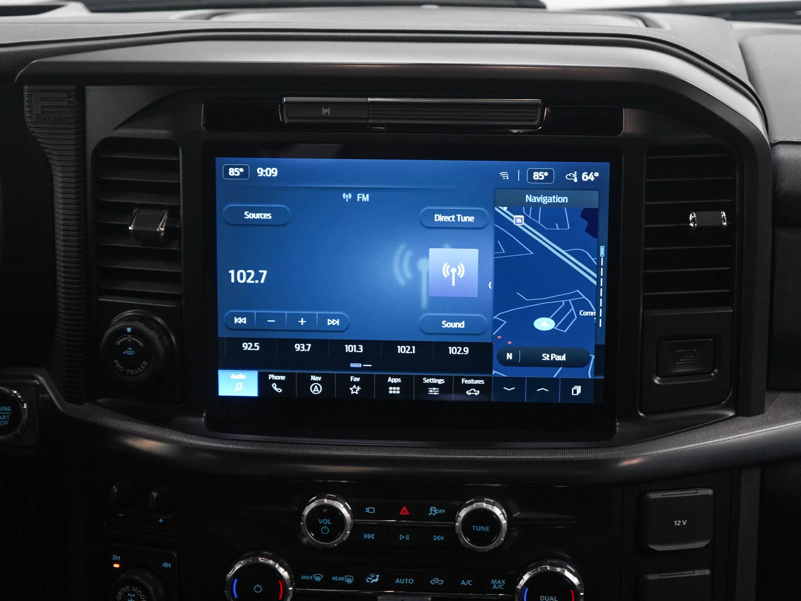 Used 2025 Atlas Blue Metallic Ford LARIAT image 14