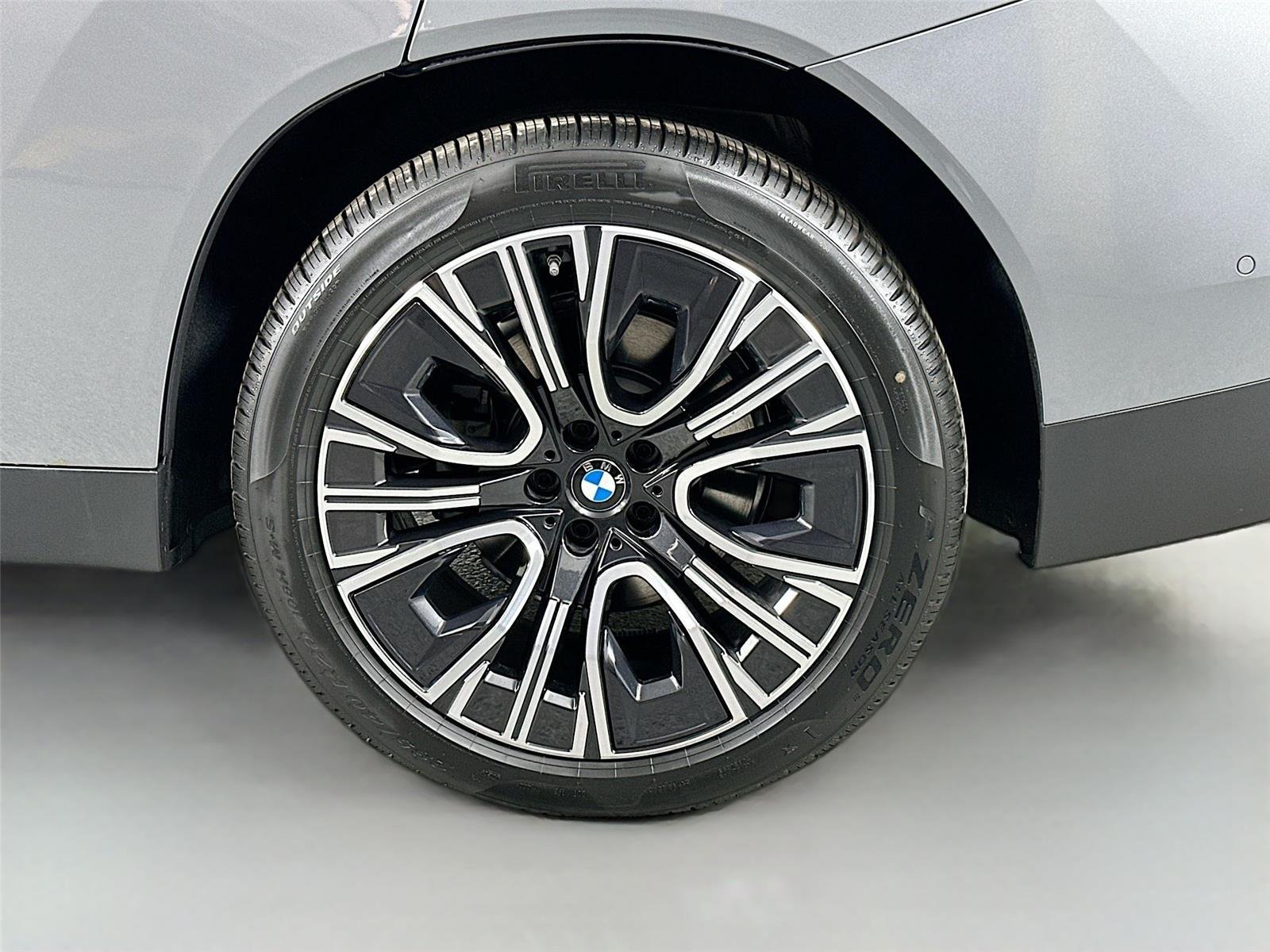 Used 2026 Skyscraper Grey Metallic BMW 30 xDrive image 31