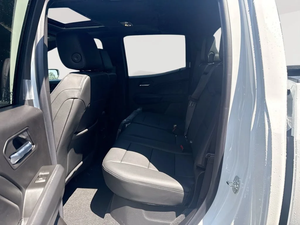 New 2026 Summit White GMC Elevation image 25