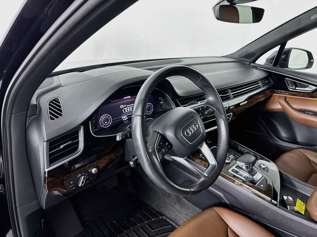 Used 2017 Black Audi 3.0T Prestige image 4