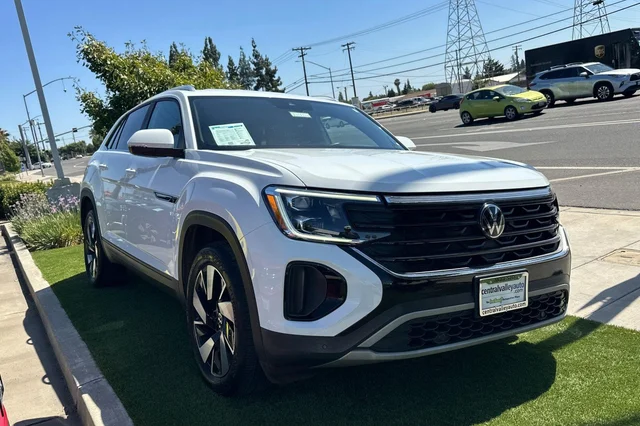 2024 Volkswagen Atlas Cross Sport 2.0T SE w/Technology