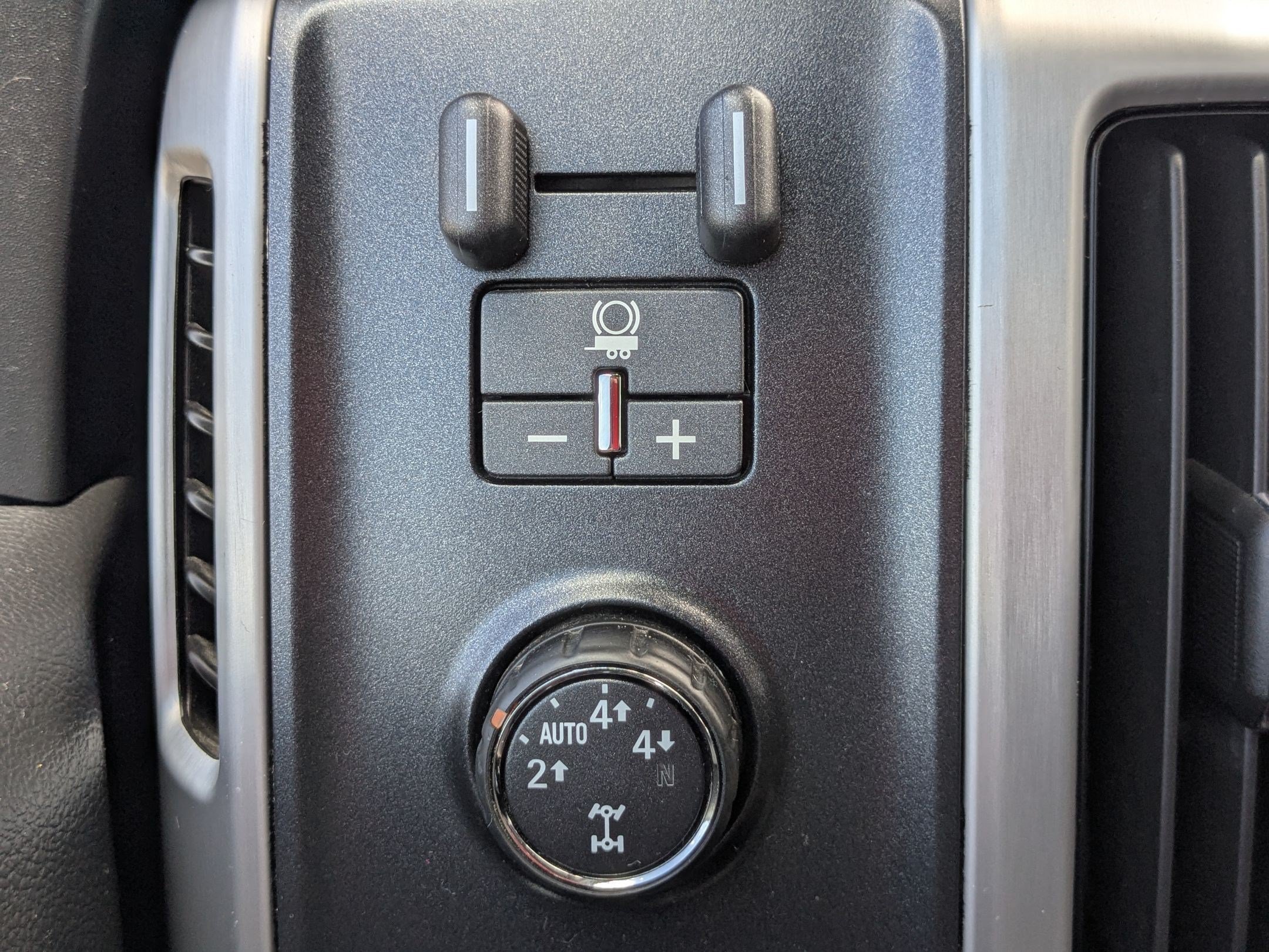 Used 2014 Stealth Gray Metallic GMC SLE image 25