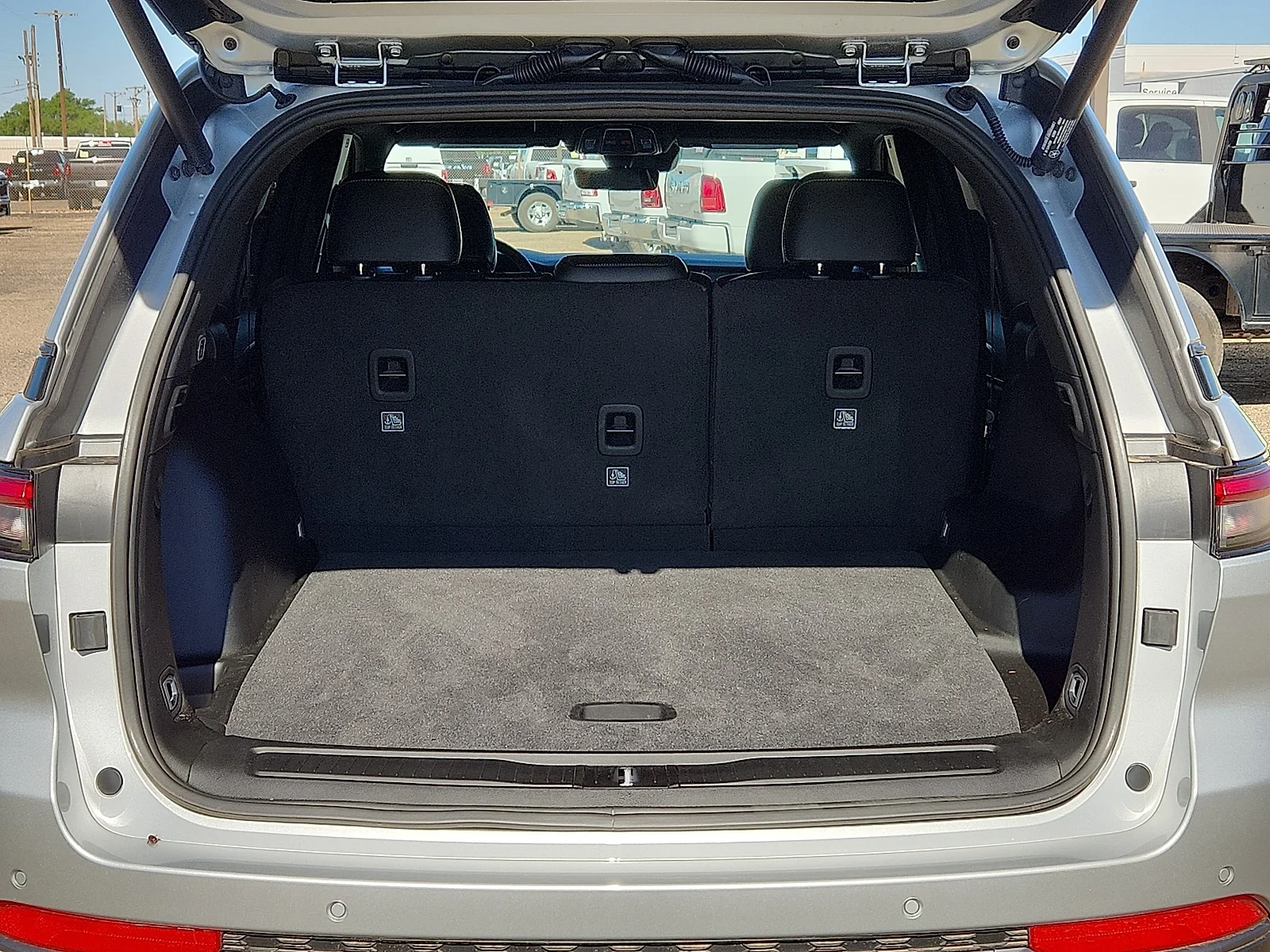 New 2026 Silver Jeep LAREDO ALTITUDE 4X4 image 9
