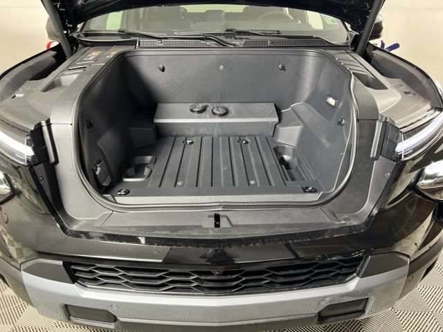 New 2026 Black Chevrolet LT - Standard Range image 20