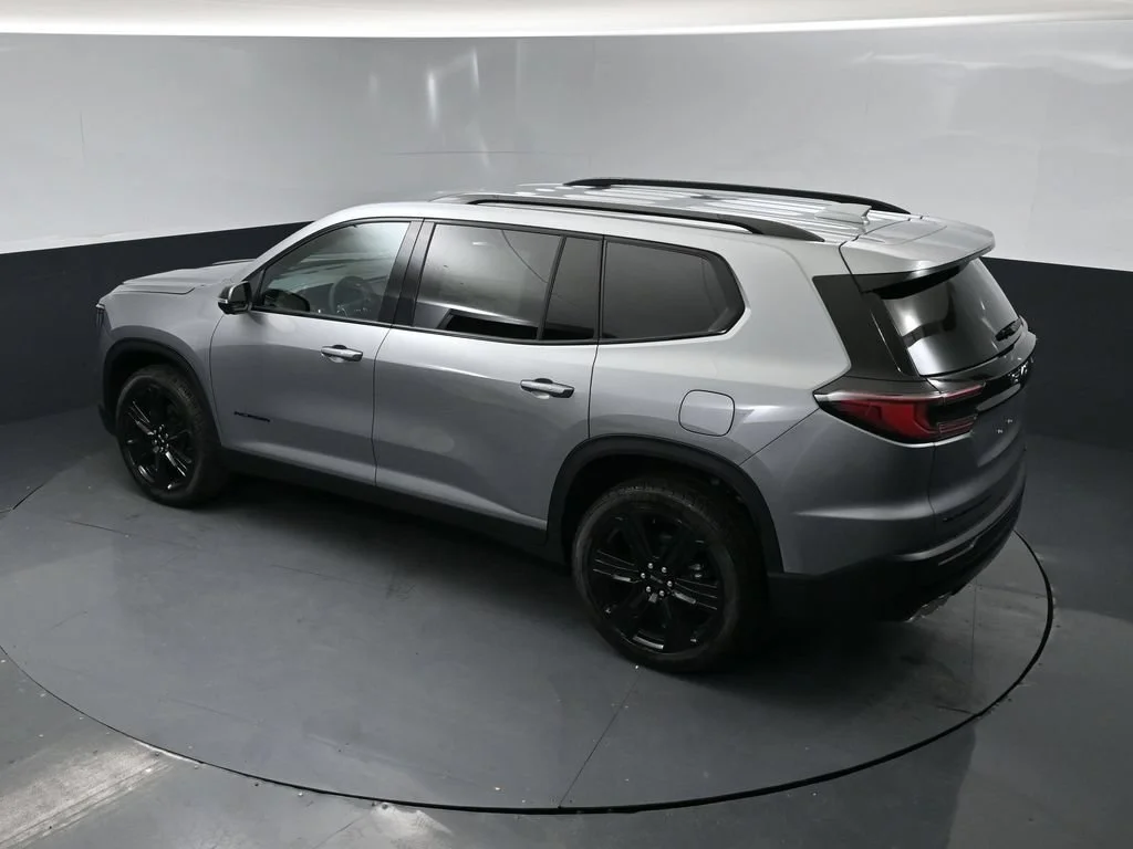New 2026 Sterling Metallic GMC Elevation image 37