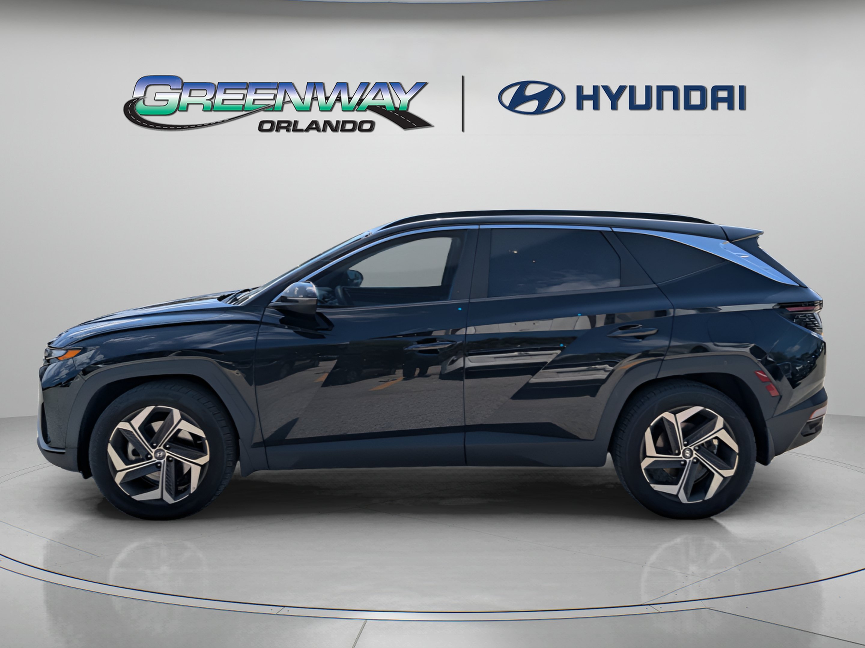 Used 2022 Phantom Black Hyundai SEL image 5