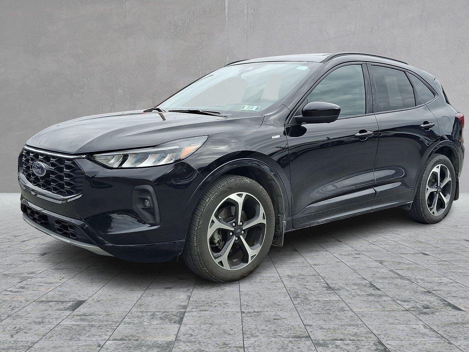Used 2023 Agate Black Metallic Ford ST-Line Select image 3