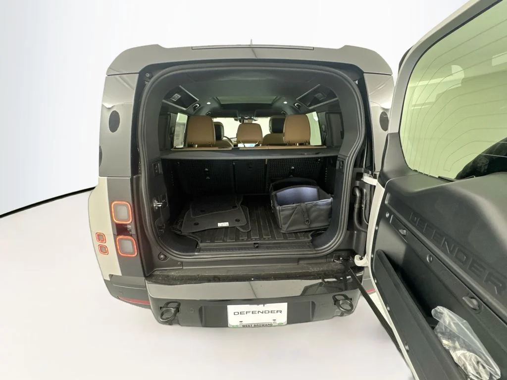 New 2026 Borasco Grey Land Rover X-Dynamic SE image 27