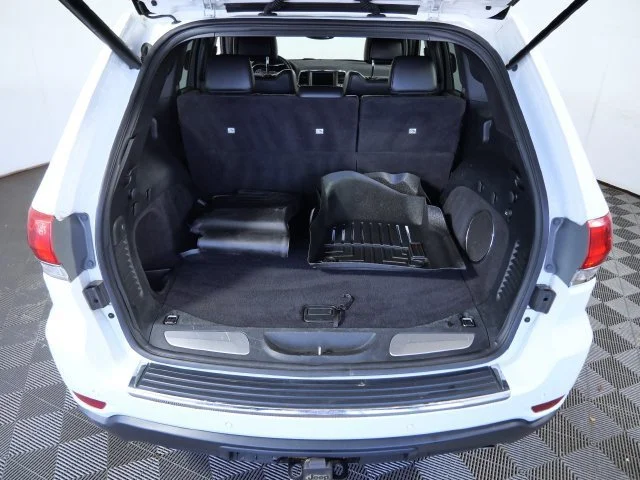 Used 2018 White Jeep Limited image 8
