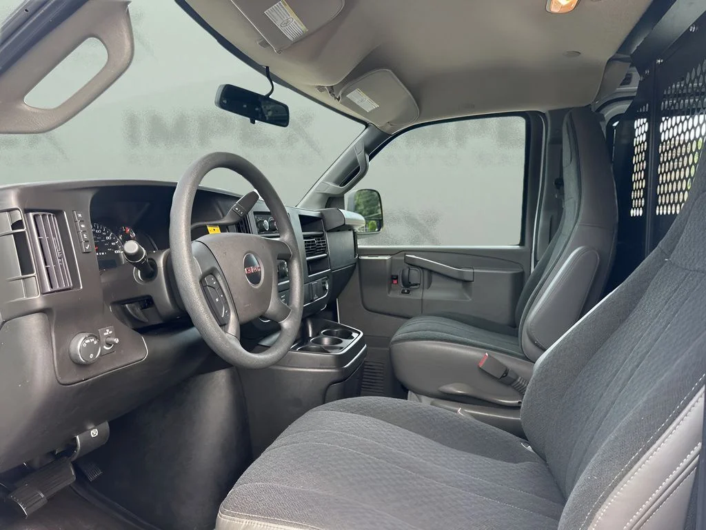 Used 2023 White GMC Work Van image 9