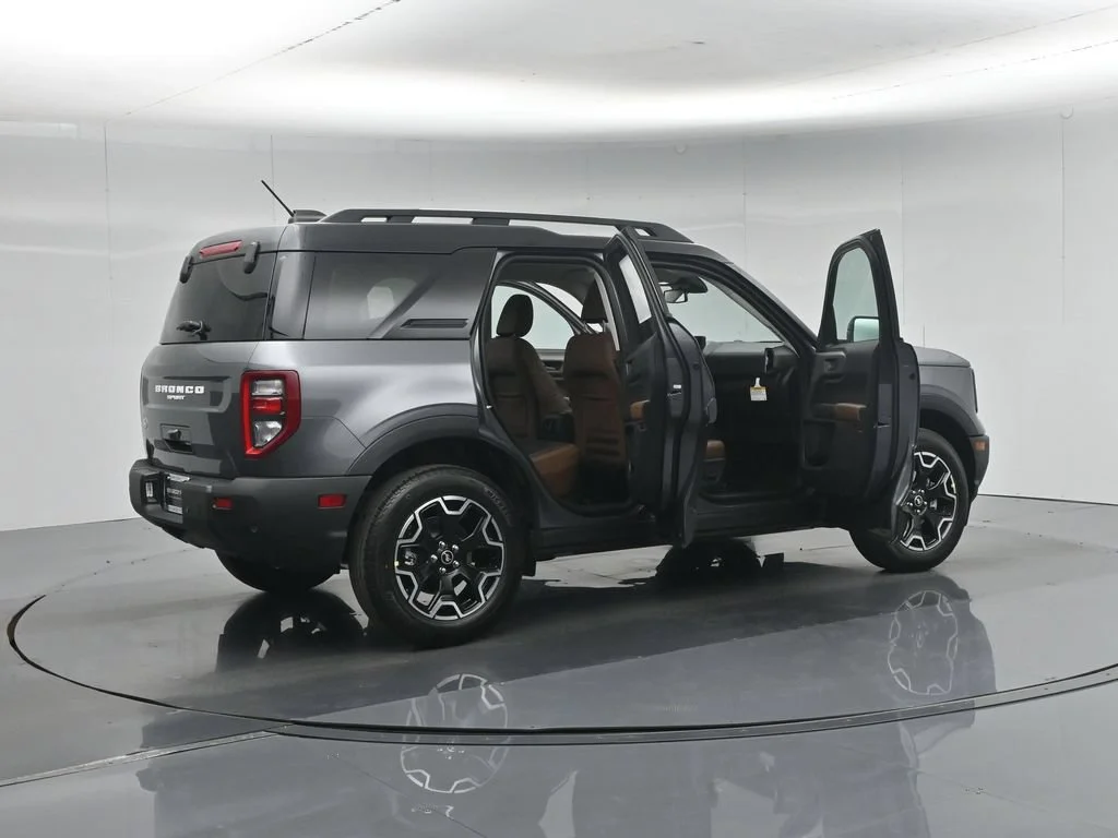 New 2026 Gray Ford Outer Banks image 8