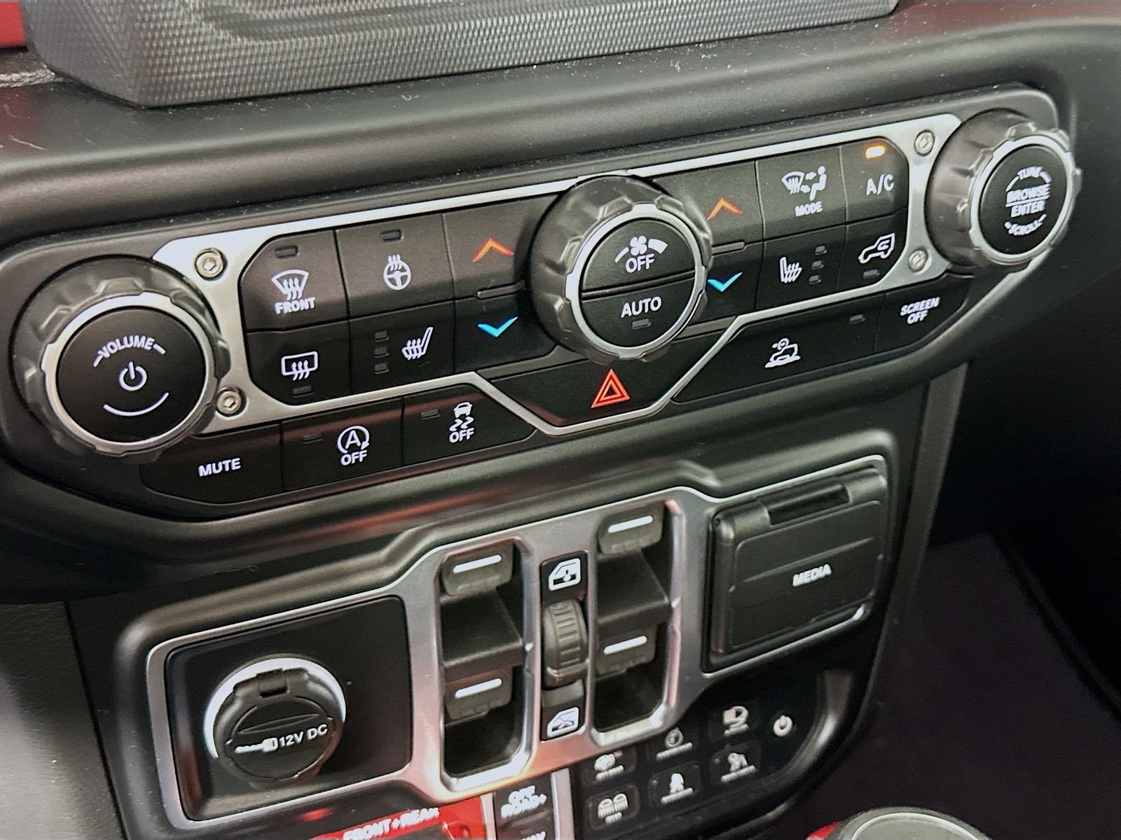 Used 2021 Sting-Gray Clearcoat Jeep Rubicon image 16
