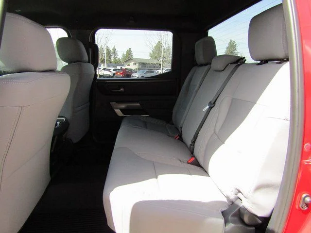 2025 Toyota Tundra SR5 - Photo 28