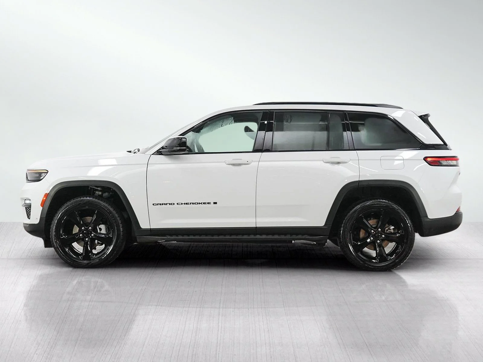 Used 2024 Bright White Clearcoat Jeep Limited image 2