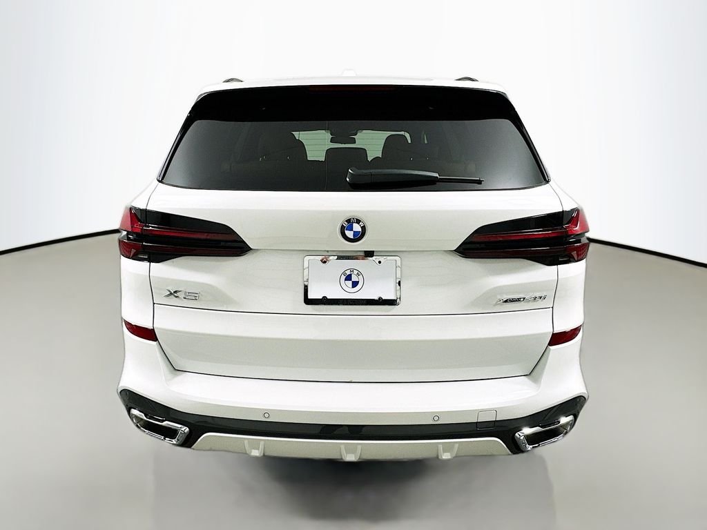 Used 2026 Mineral White Metallic BMW xDrive40i image 6