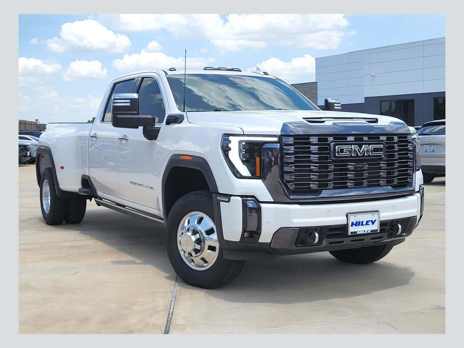 2024 GMC Sierra 4WD Crew Cab LB DRW Denali Ultimate's photo