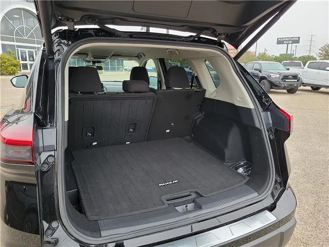 Used 2026 Black Nissan  image 8