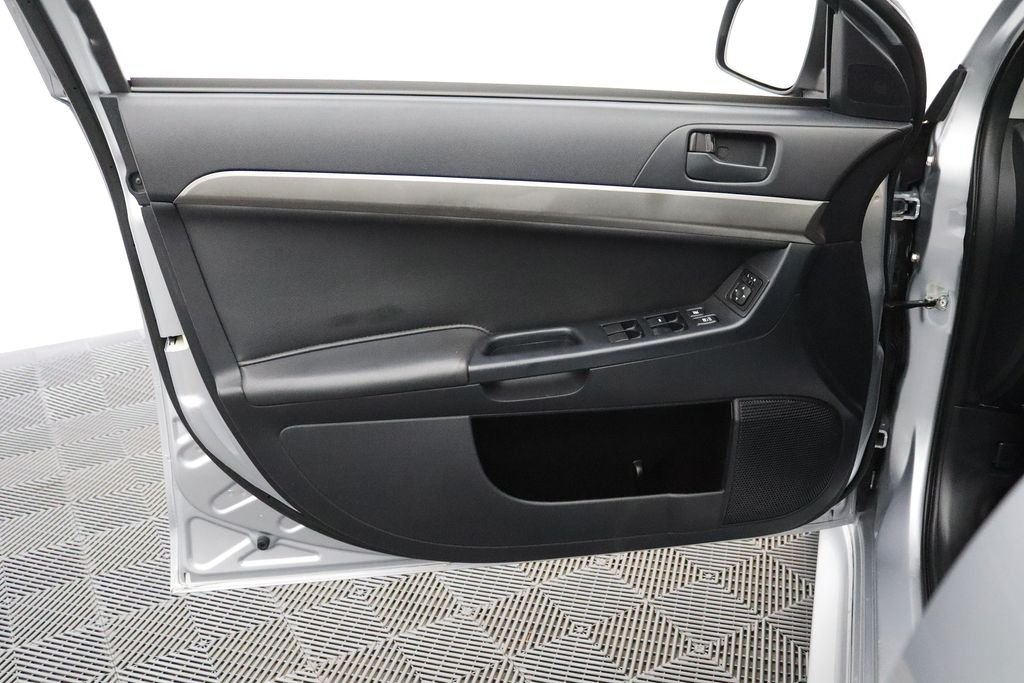 Used 2014 Silver Mitsubishi ES image 11