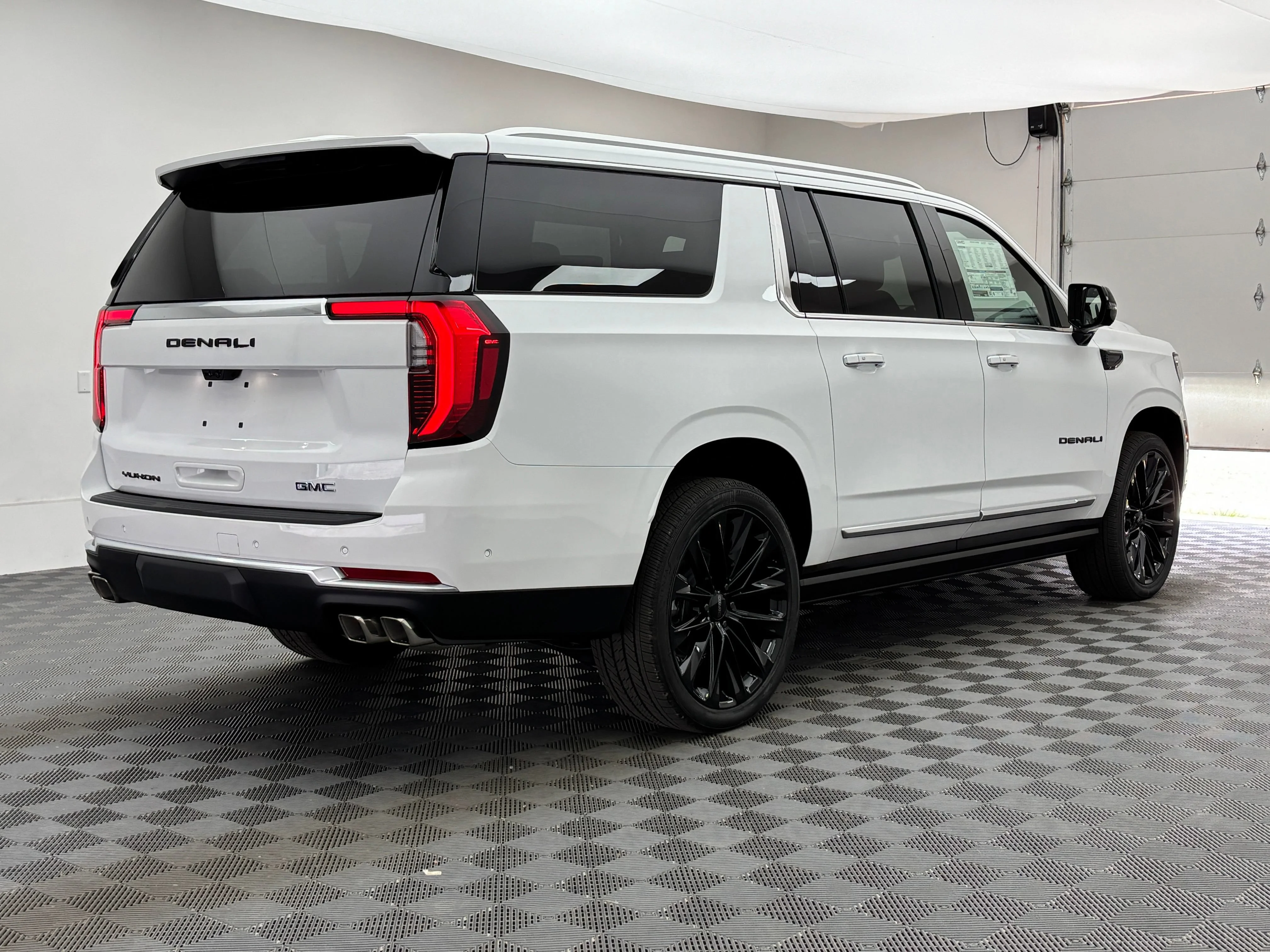 2026 GMC Yukon XL Denali - Photo 11