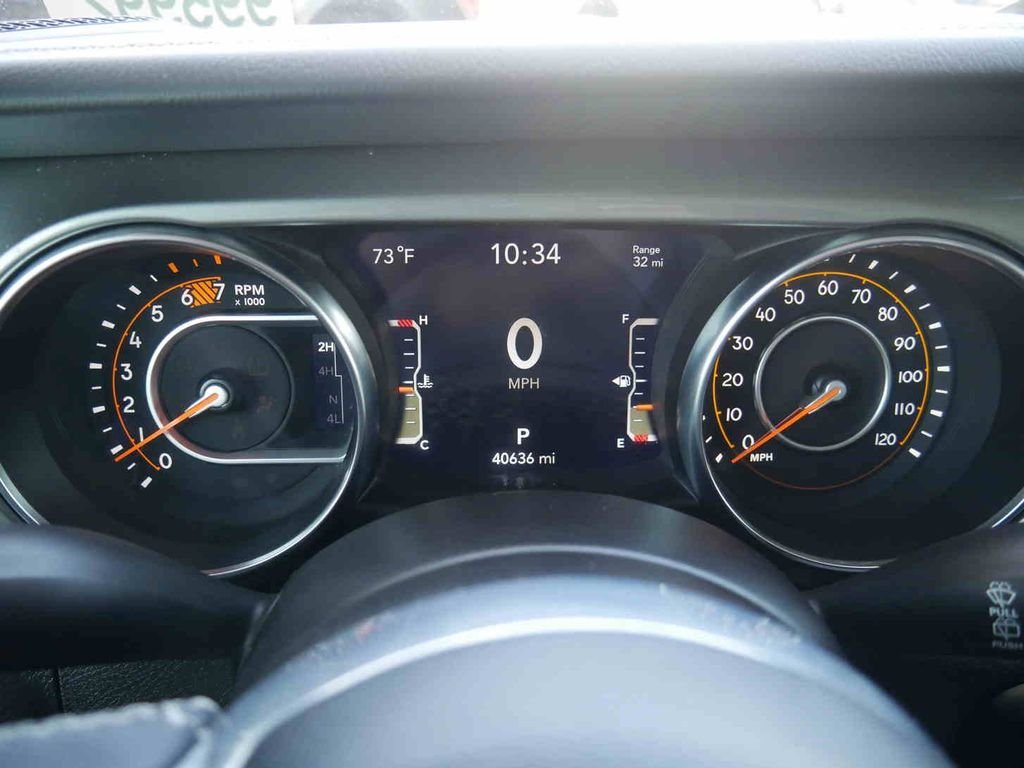 Used 2023 Green Jeep Sahara image 42