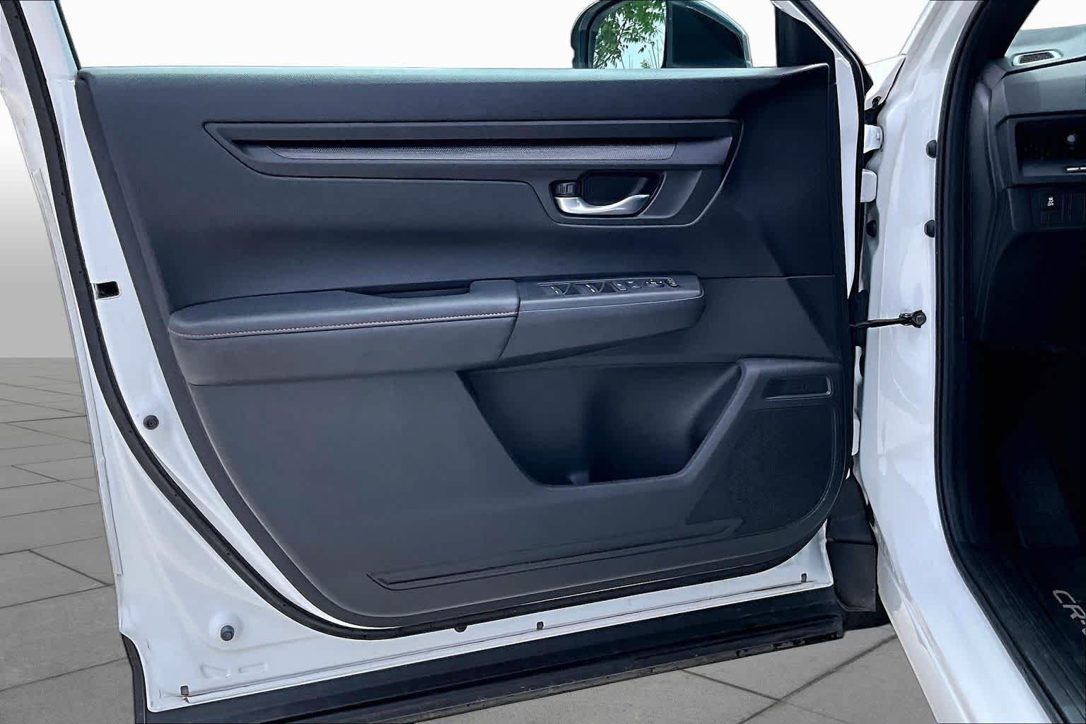 Used 2024 Platinum White Pearl Honda Sport image 21