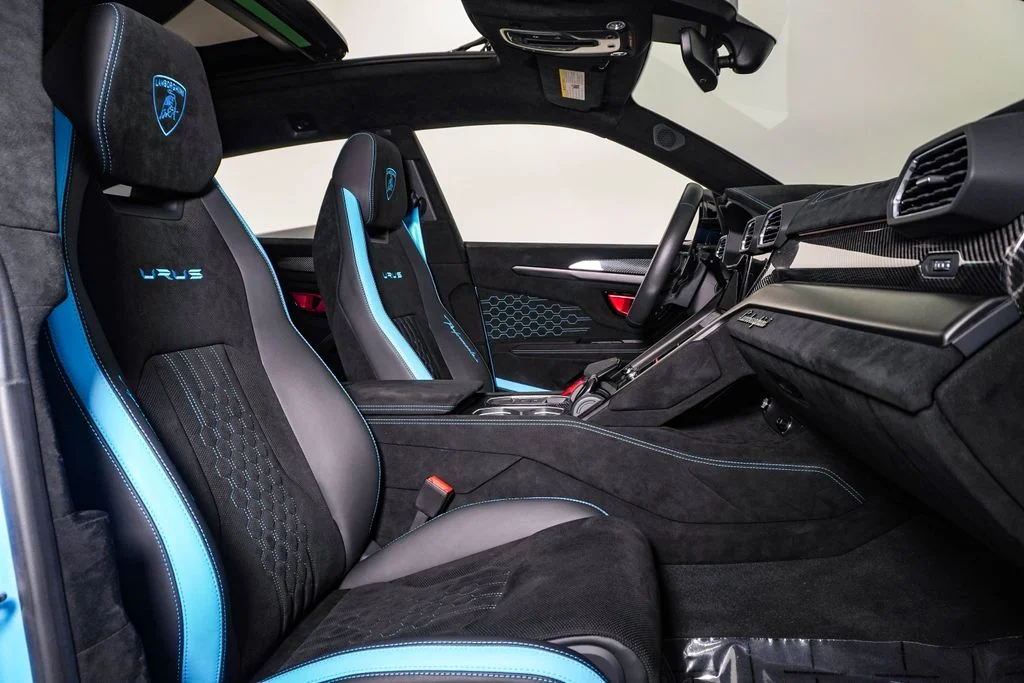 Used 2024 Blu Cepheus Metallic Lamborghini Performante image 20