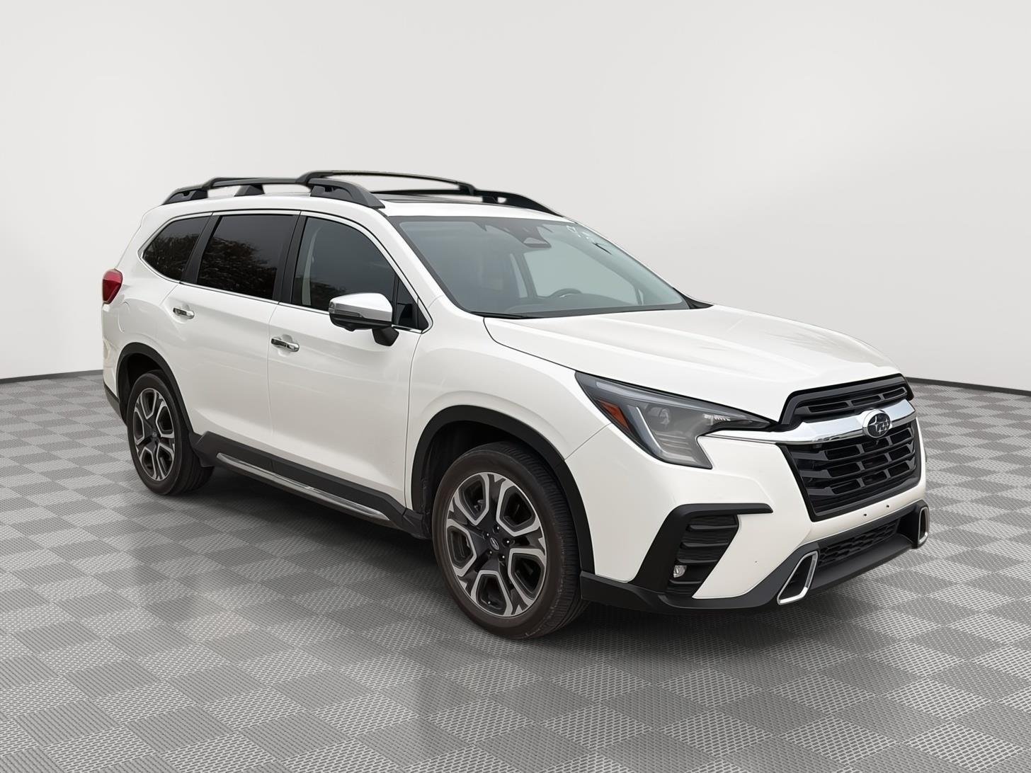 Used 2023 Crystal White Pearl Subaru Touring image 3