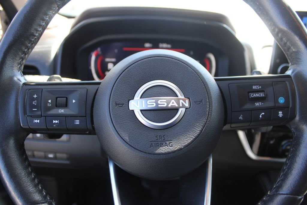 Used 2023 Gray Nissan Platinum image 28
