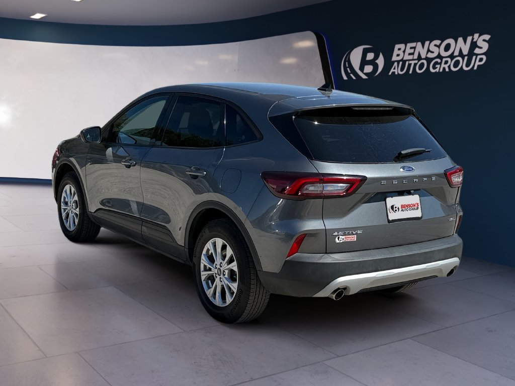 Used 2025 Gray Ford Active image 3