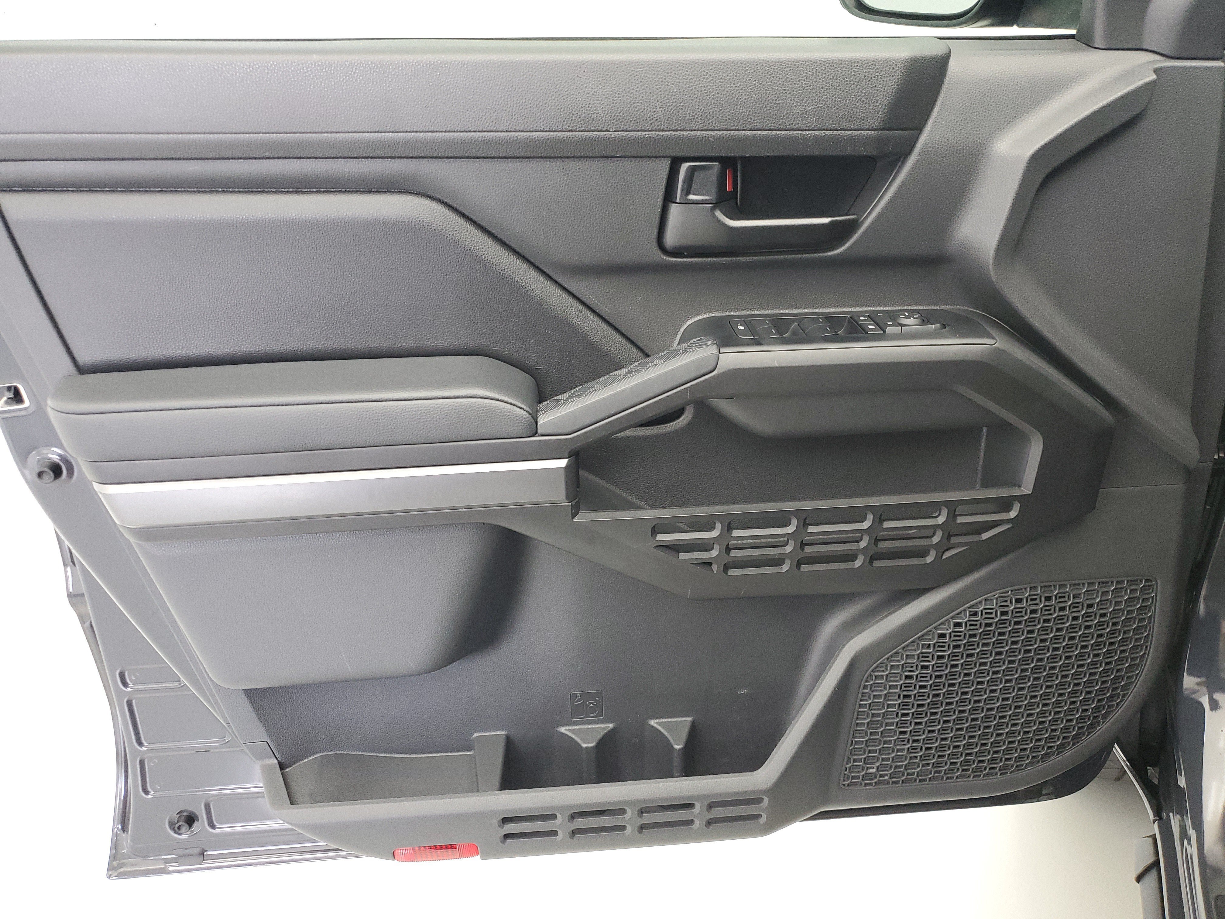 Used 2025 Underground Toyota SR5 image 20