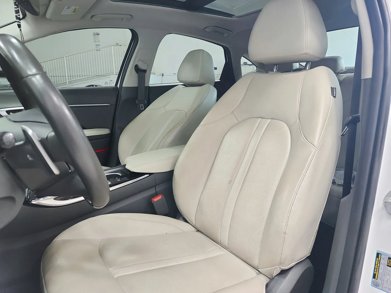 Used 2023 Serenity White Hyundai Limited image 10