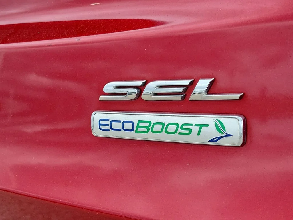 Used 2020 Red Ford SEL image 6