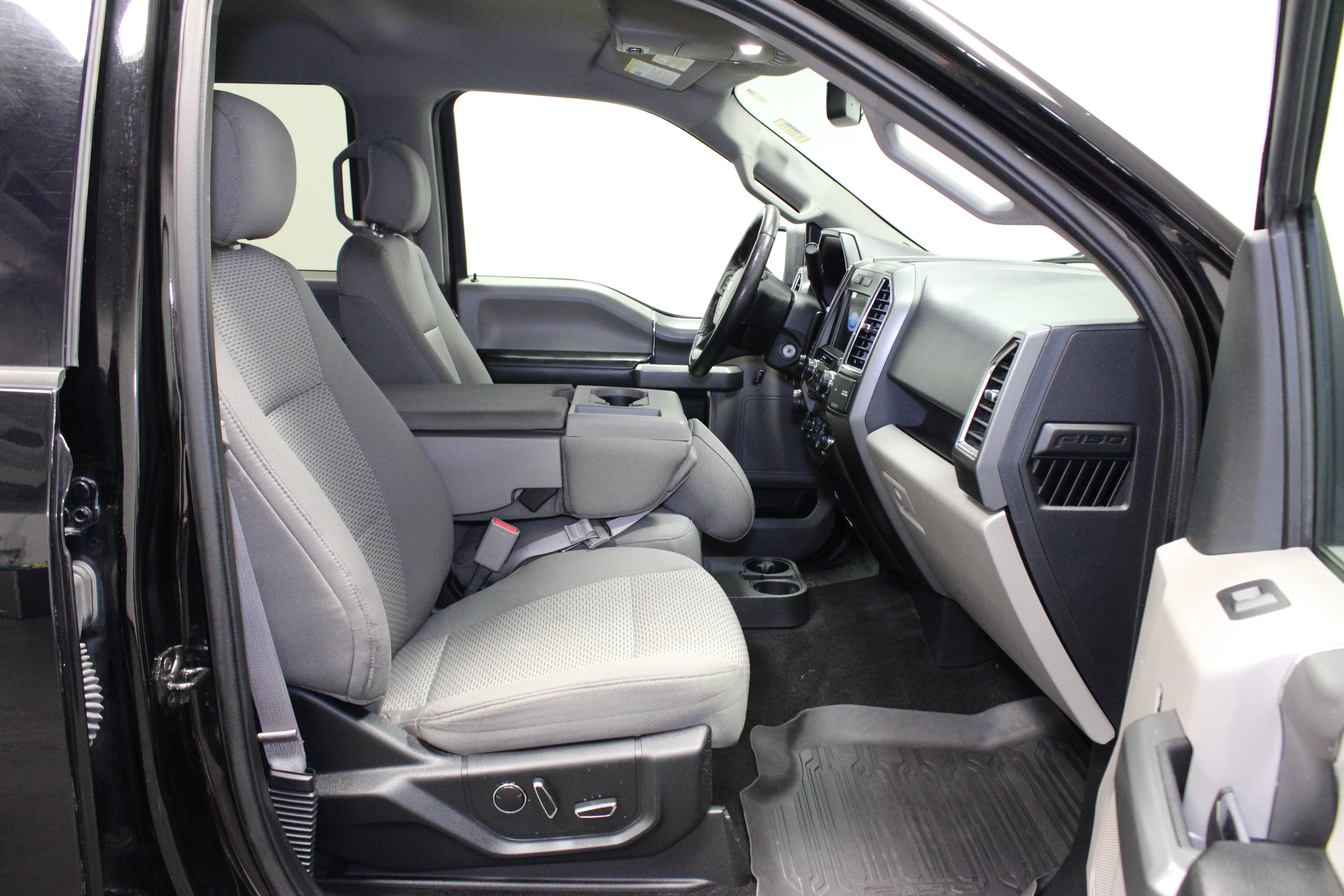Used 2016  Ford XLT image 15