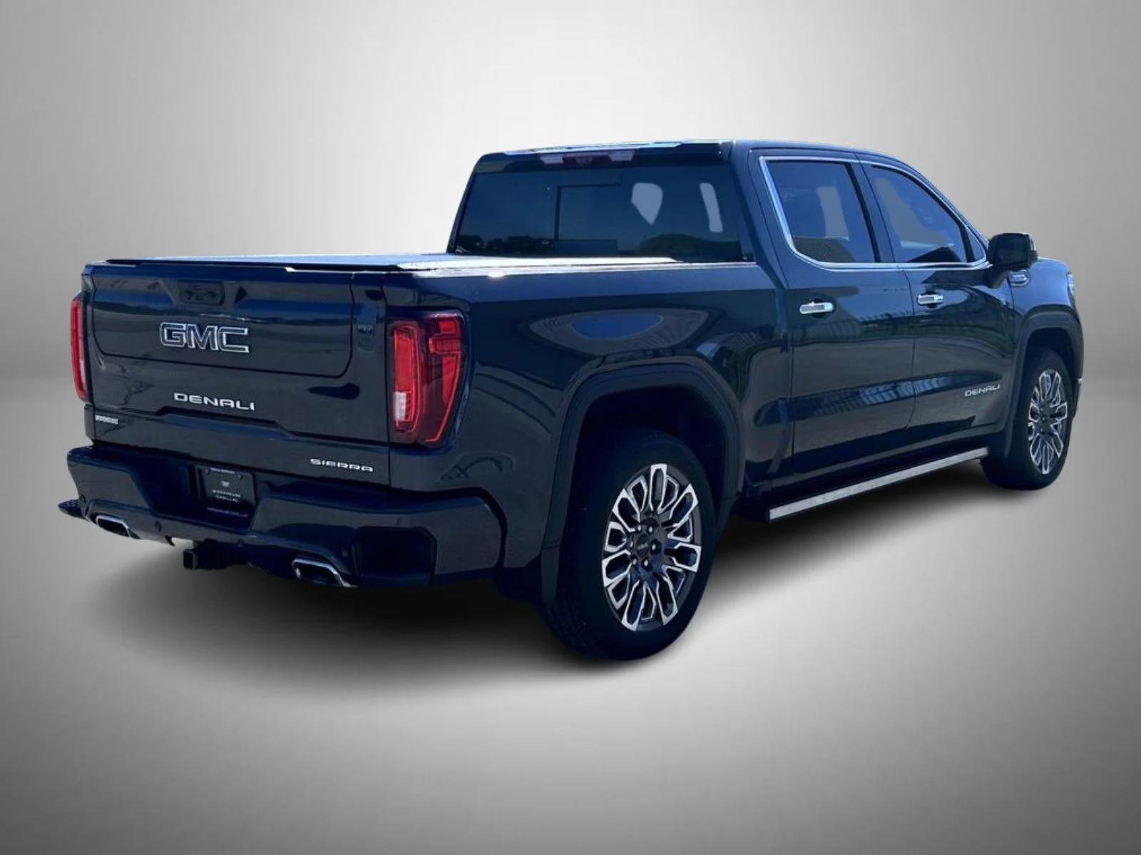 Used 2024 Silver GMC Denali Ultimate image 5