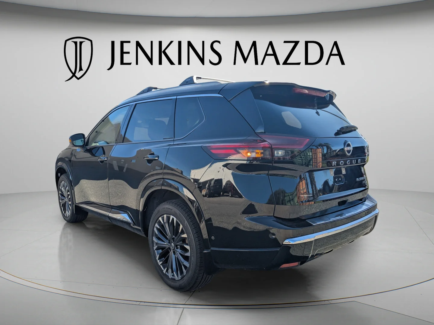 Used 2025 Super Black Nissan Platinum image 5