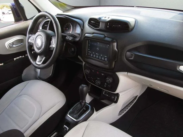 Used 2020 Blue Clearcoat Jeep Latitude image 9